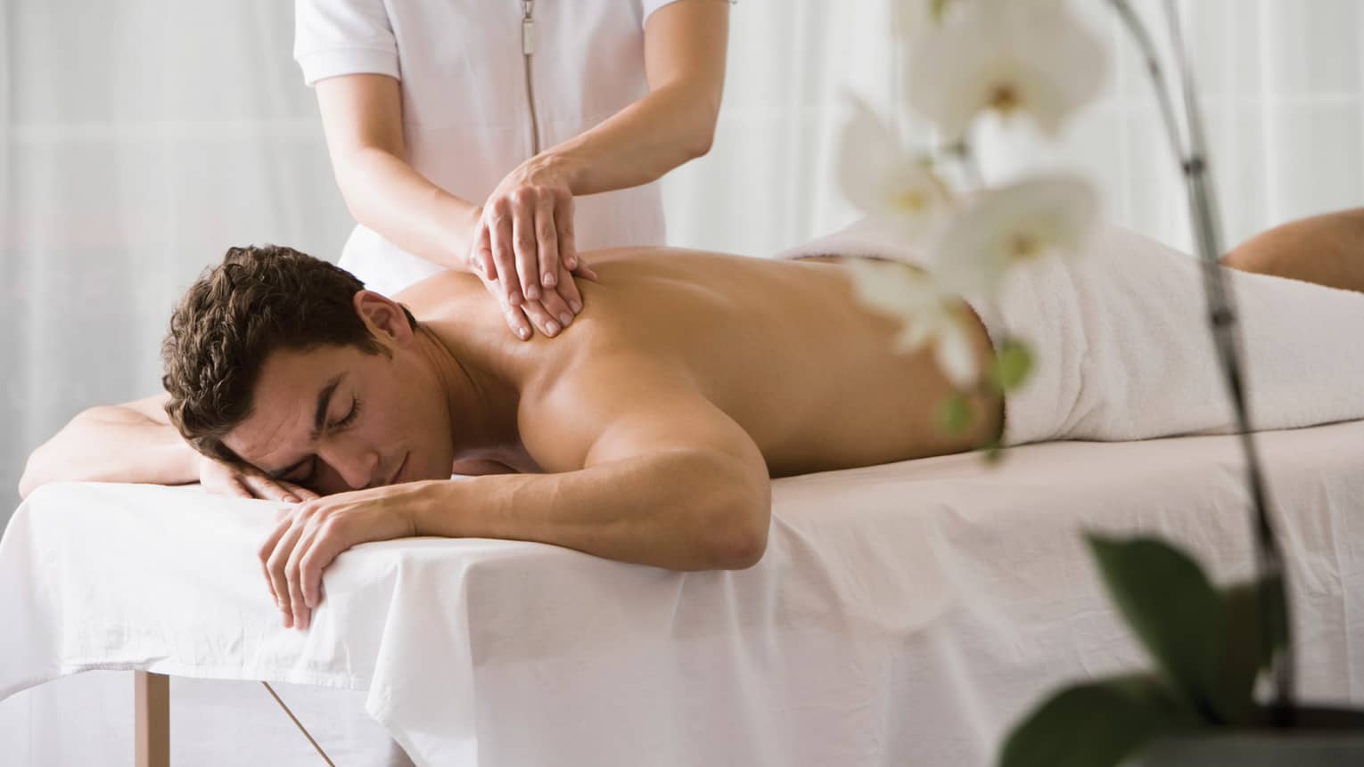 Deep Tissue Massage Service - Urban Thai Spa Colaba